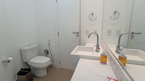 Excellent apartment for vacation rental in Jurerê...