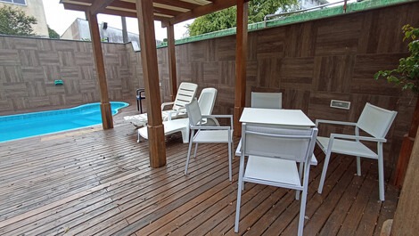 Spectacular house 200 meters from the sea Jurerê