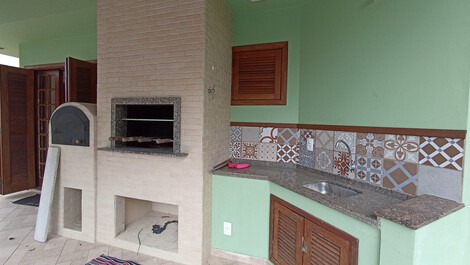 Spectacular house 200 meters from the sea Jurerê