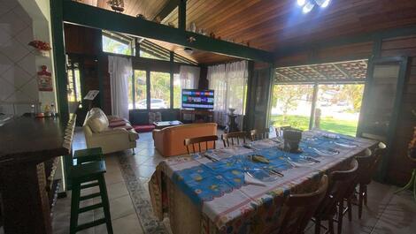 CASA CÓMODA Y SEGURA CON PISCINA EN CONDOMINIO GATE