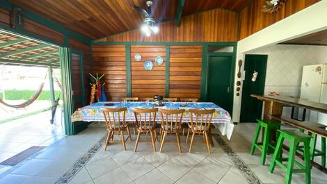 CASA CÓMODA Y SEGURA CON PISCINA EN CONDOMINIO GATE