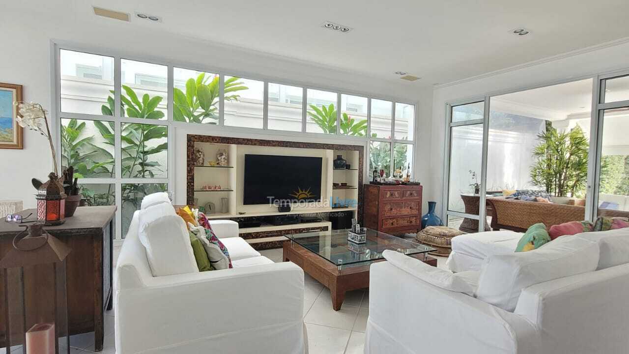 House for vacation rental in São Sebastião (Praia da Baleia)