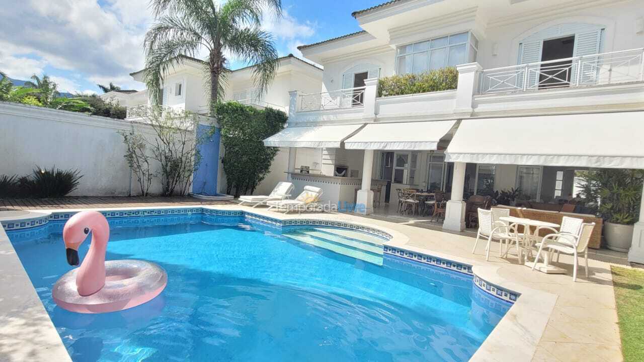 House for vacation rental in São Sebastião (Praia da Baleia)