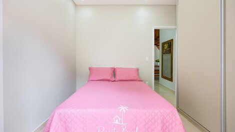 Paradise Apt with heated pool, wi-fi, backyard and barbecue