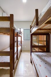 Paradise Apt with heated pool, wi-fi, backyard and barbecue