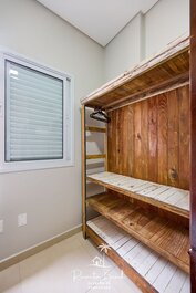 Paradise Apt with heated pool, wi-fi, backyard and barbecue