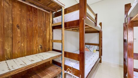 Paradise Apt with heated pool, wi-fi, backyard and barbecue