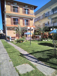 Apartamento em condomínio vista para o mar e piscina em Ubatuba