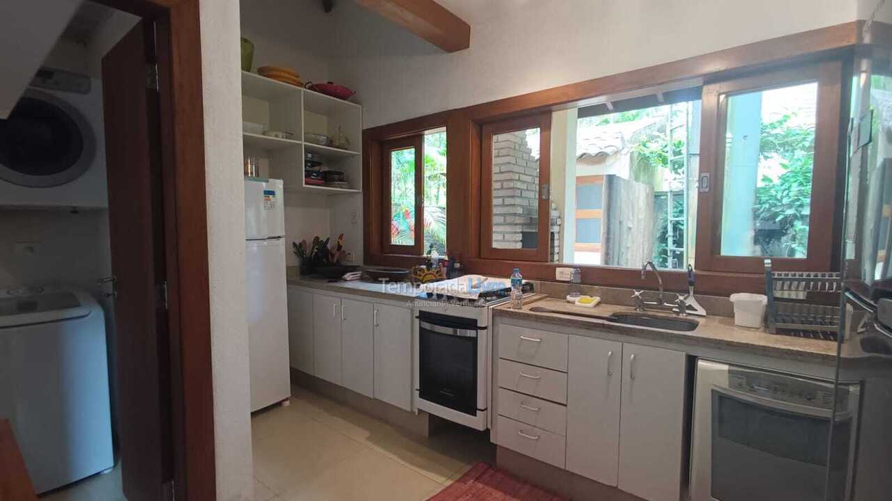 Casa para aluguel de temporada em São Sebastião (Barra do Sahy)