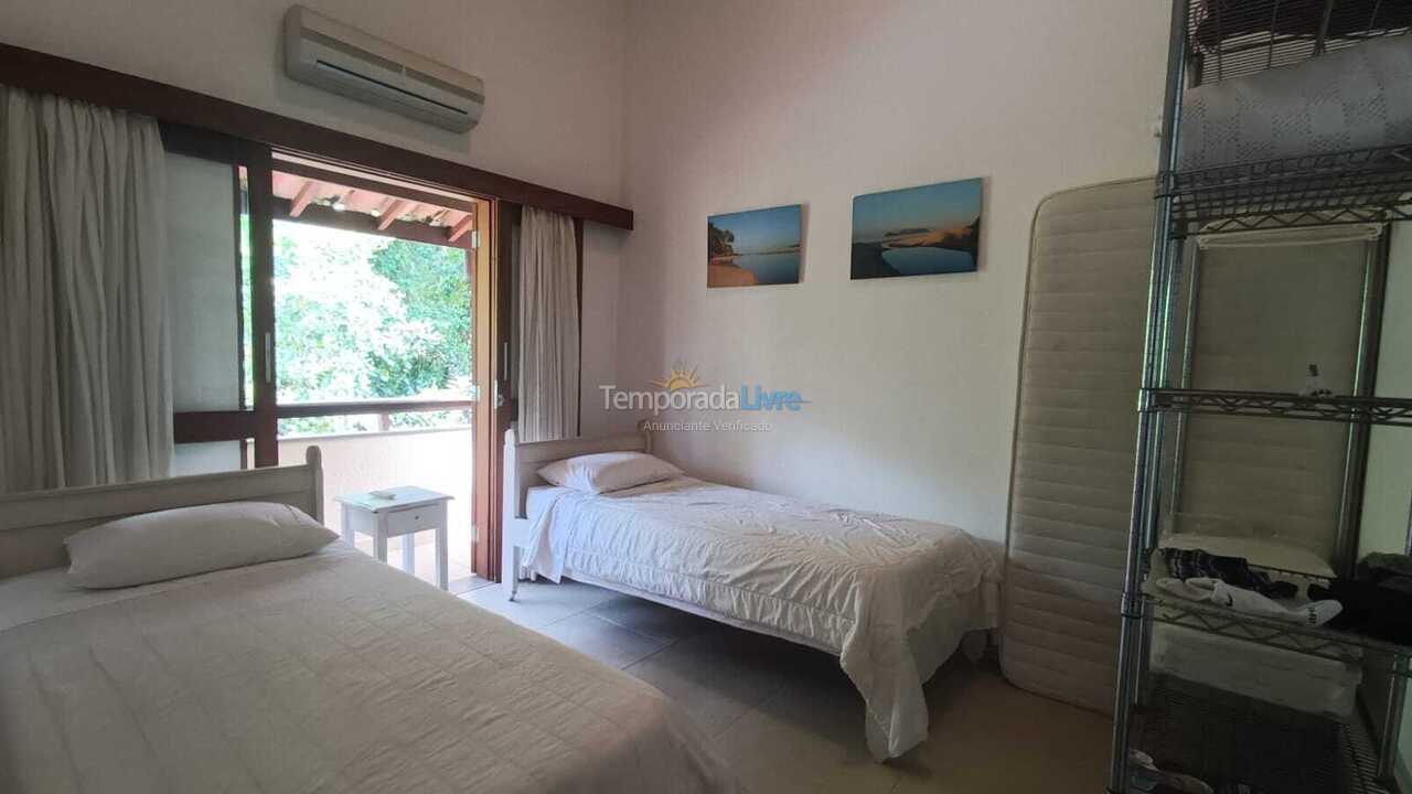 Casa para aluguel de temporada em São Sebastião (Barra do Sahy)