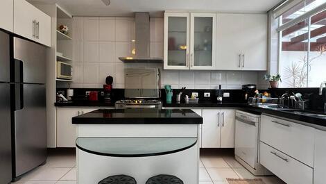 CASA PÉ NA AREIA, CONDOMÍNIO FECHADO EM JUQUEHY