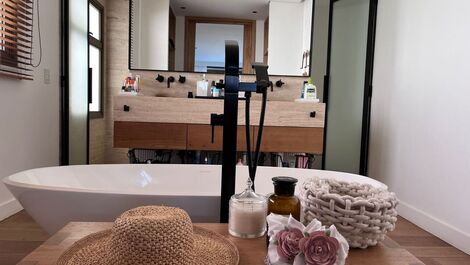 Residência Exclusiva em Cond Frente ao Mar – Praia da Baleia