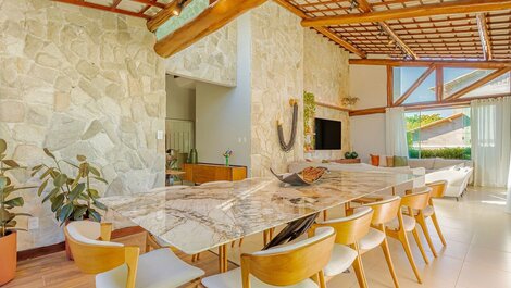 Excelente Casa de 6 Dormitorios a 600m de la Playa