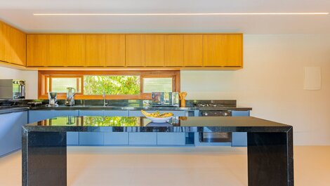 Casa Alto Padrão 5 Suítes - Praia Bella, com acesso exclusivo...