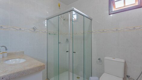 Excellent 4/4 house 350m from the beach