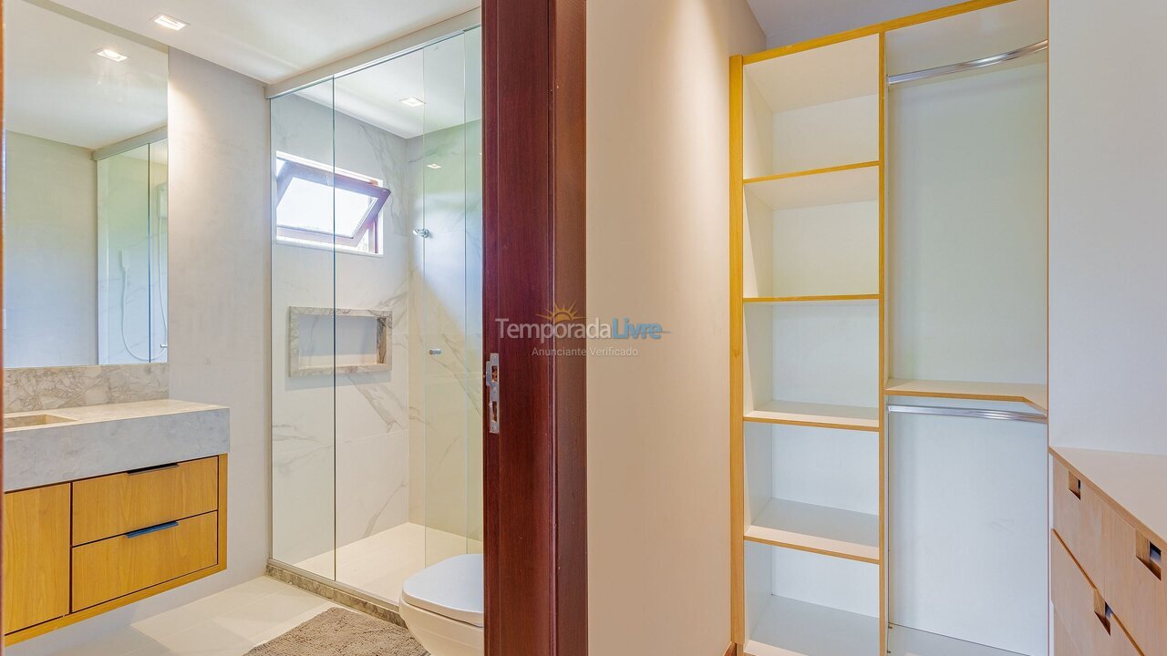 Casa para aluguel de temporada em Mata de São João (Praia do Forte)