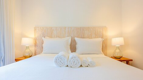 Bedroom and Living Room with Sea View - 50m from the Beach