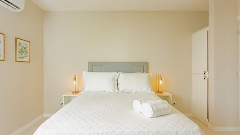 Maravilloso dormitorio y salón a 300 m de la playa.