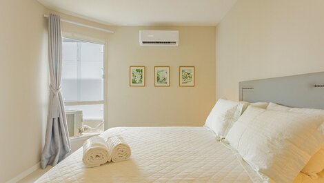 Maravilloso dormitorio y salón a 300 m de la playa.