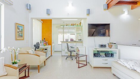 House with 6 suites 50m from the beach, cleaning service included