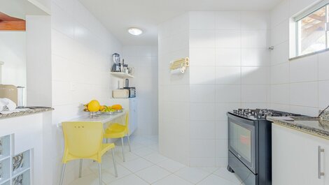 House with 6 suites 50m from the beach, cleaning service included