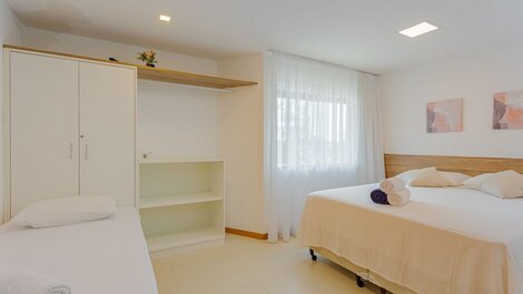 Triplex 4 Suites 350m from Praia do Surf