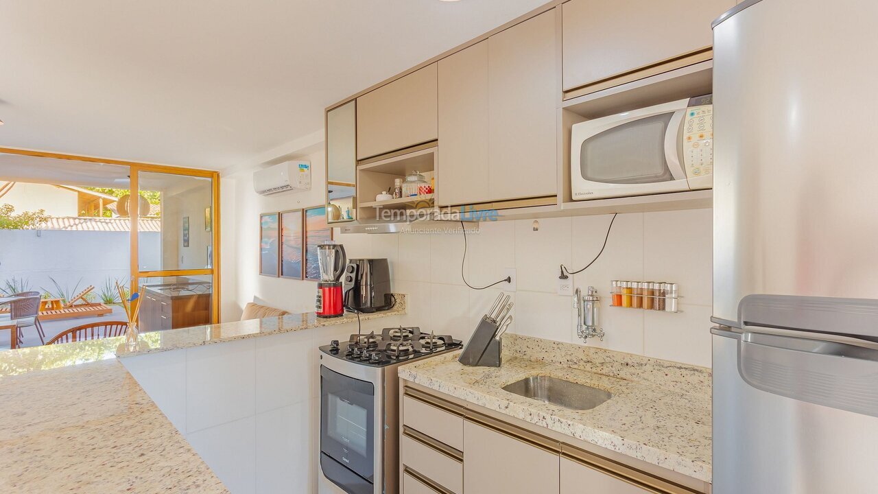 Apartamento para aluguel de temporada em Mata de São João (Imbassaí)