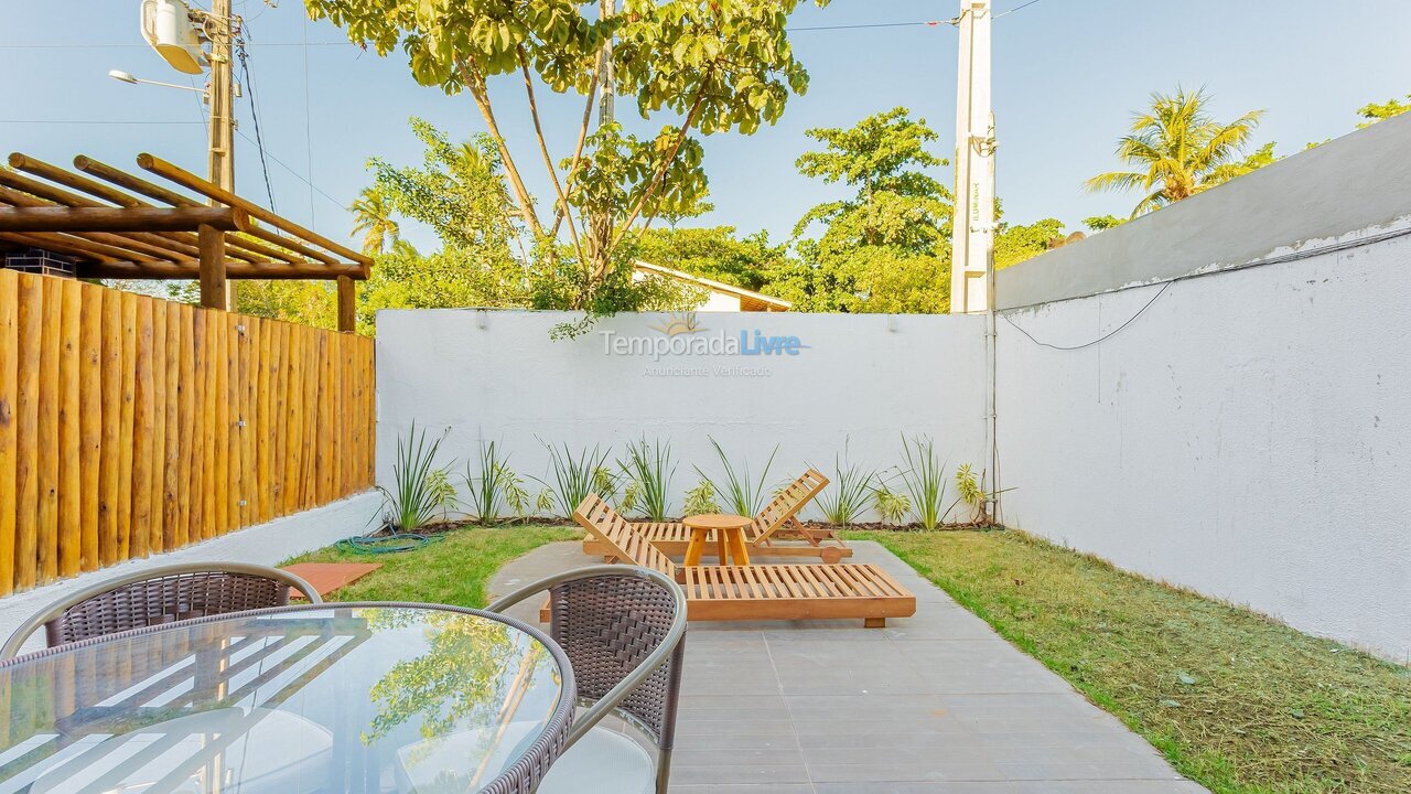 Apartamento para aluguel de temporada em Mata de São João (Imbassaí)