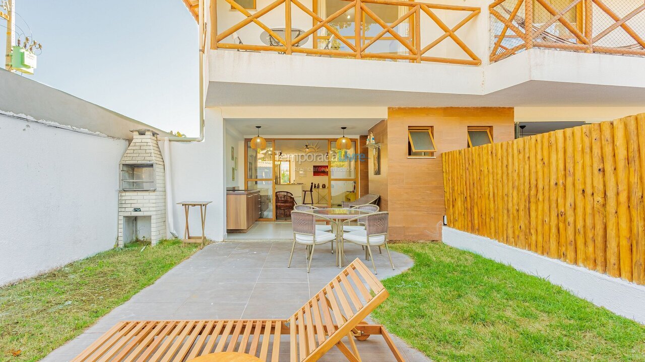 Apartamento para aluguel de temporada em Mata de São João (Imbassaí)