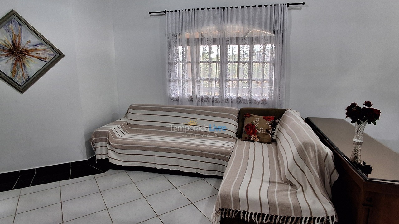 Granja para alquiler de vacaciones em Mairinque (Condomínio Porta do Sol)