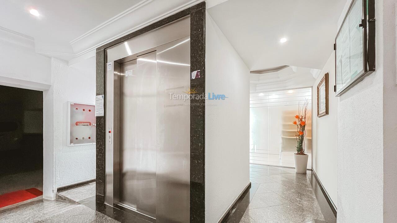 Apartamento para aluguel de temporada em Itapema (Meia Praia)