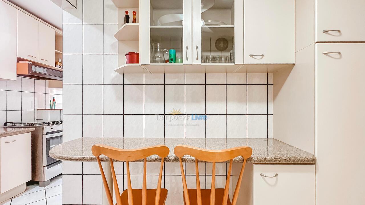 Apartamento para aluguel de temporada em Itapema (Meia Praia)