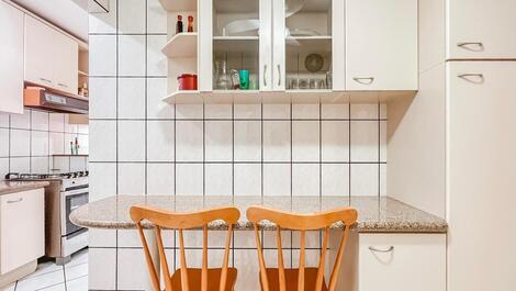 EXCELENTE APARTAMENTO EM ITAPEMA | PRÉDIO FRENTE MAR, APTO LATERAL