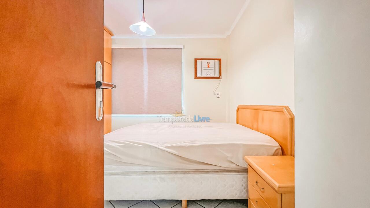 Apartamento para aluguel de temporada em Itapema (Meia Praia)