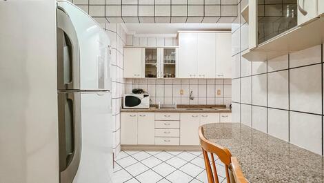 EXCELENTE APARTAMENTO EM ITAPEMA | PRÉDIO FRENTE MAR, APTO LATERAL