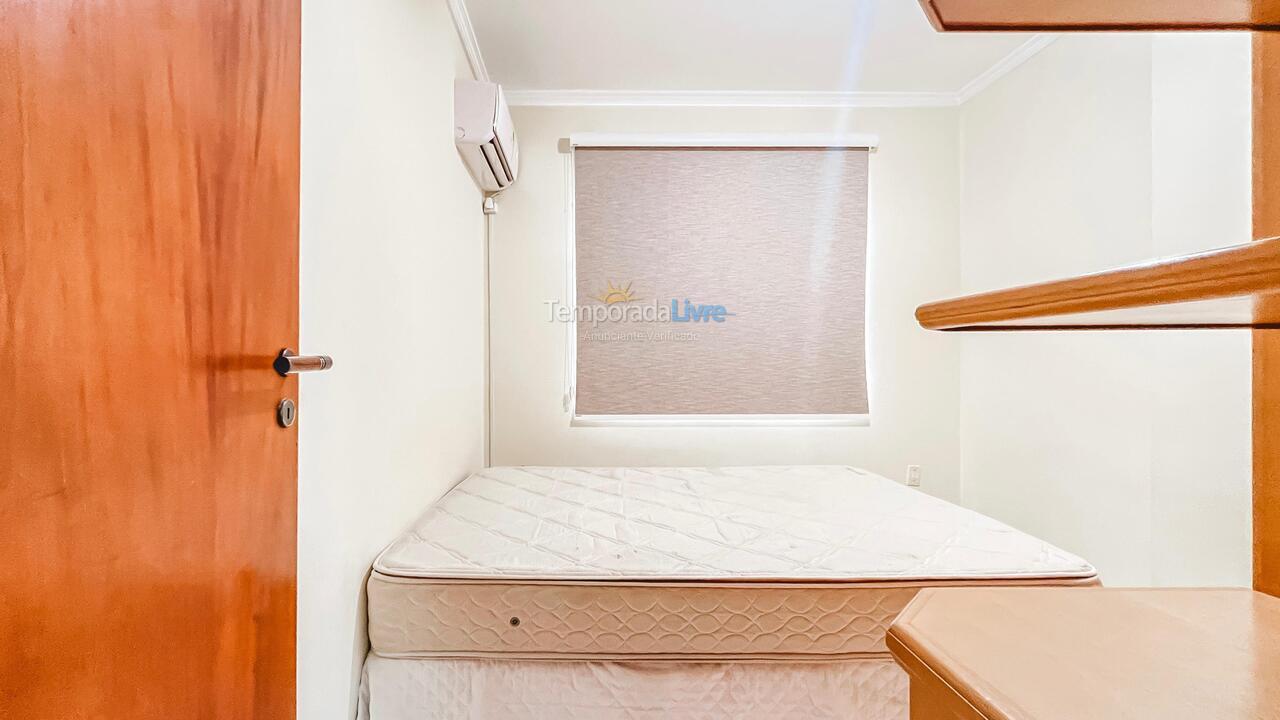 Apartamento para aluguel de temporada em Itapema (Meia Praia)