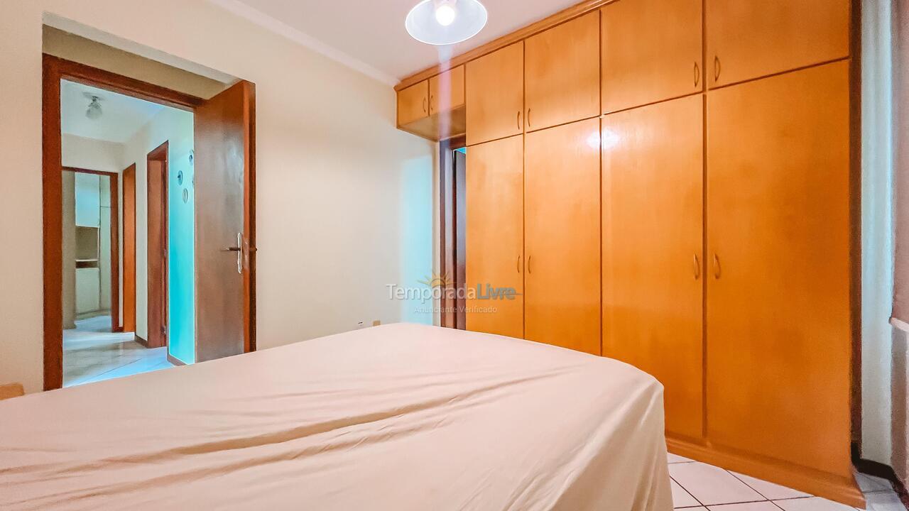 Apartamento para aluguel de temporada em Itapema (Meia Praia)