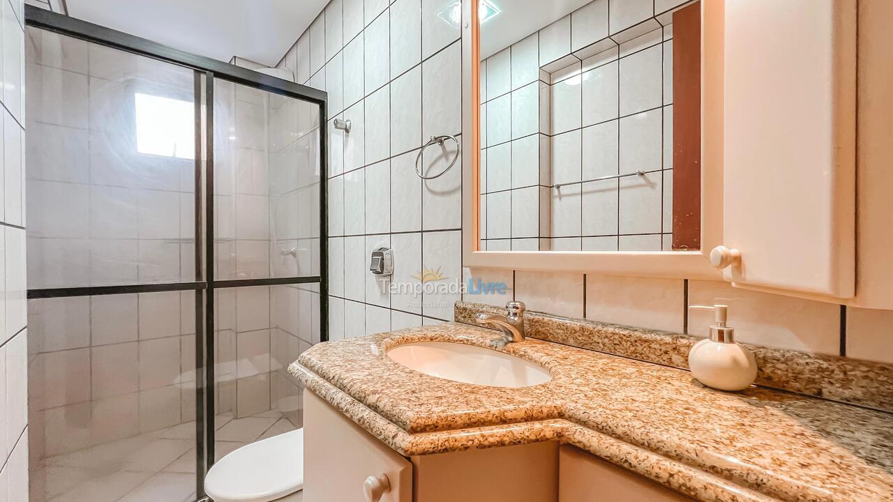 Apartamento para aluguel de temporada em Itapema (Meia Praia)