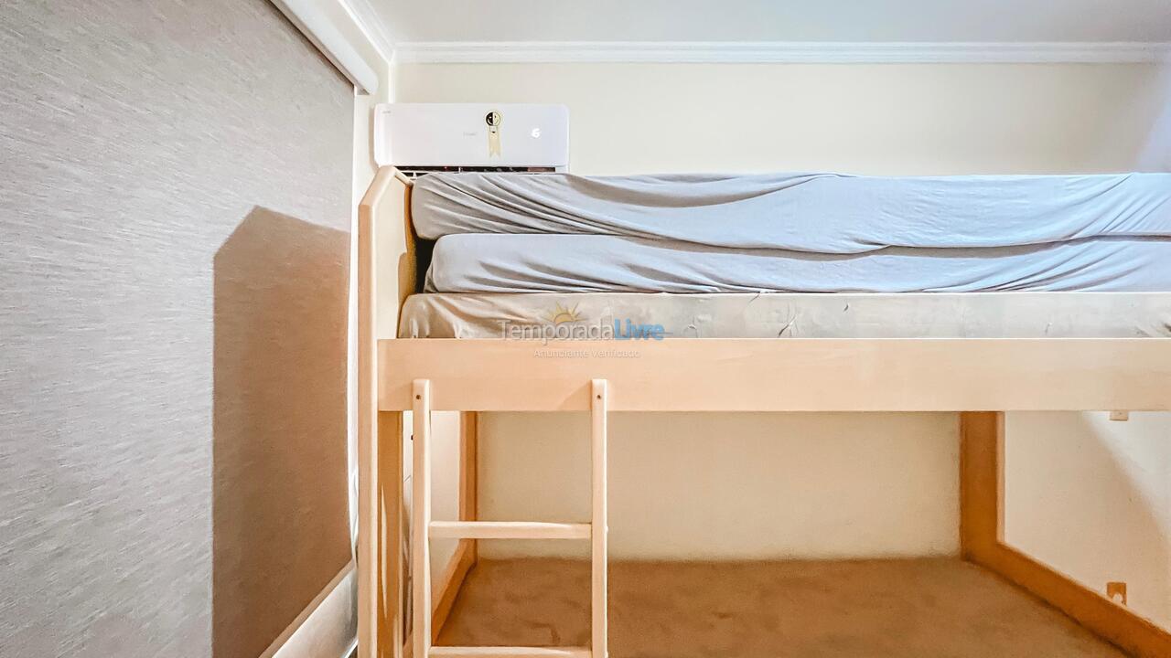 Apartamento para aluguel de temporada em Itapema (Meia Praia)