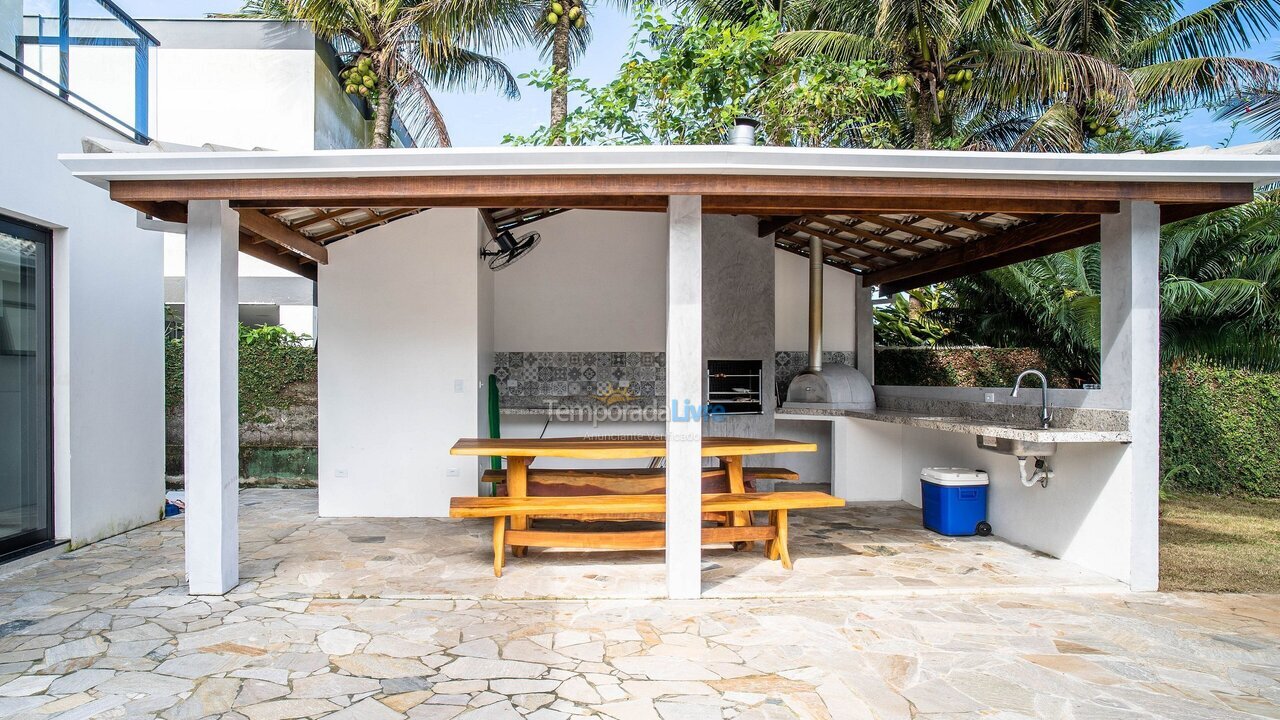 Casa para aluguel de temporada em São Sebastião (Praia da Boracéia)