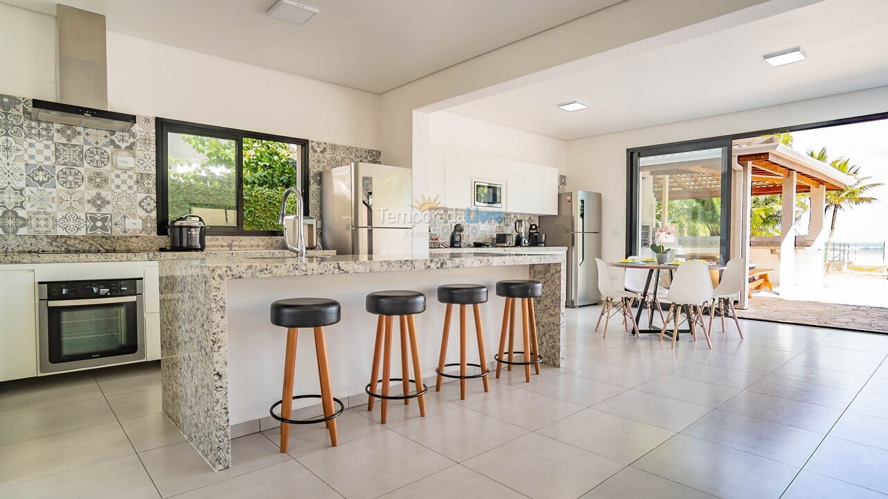 Casa para aluguel de temporada em São Sebastião (Praia da Boracéia)