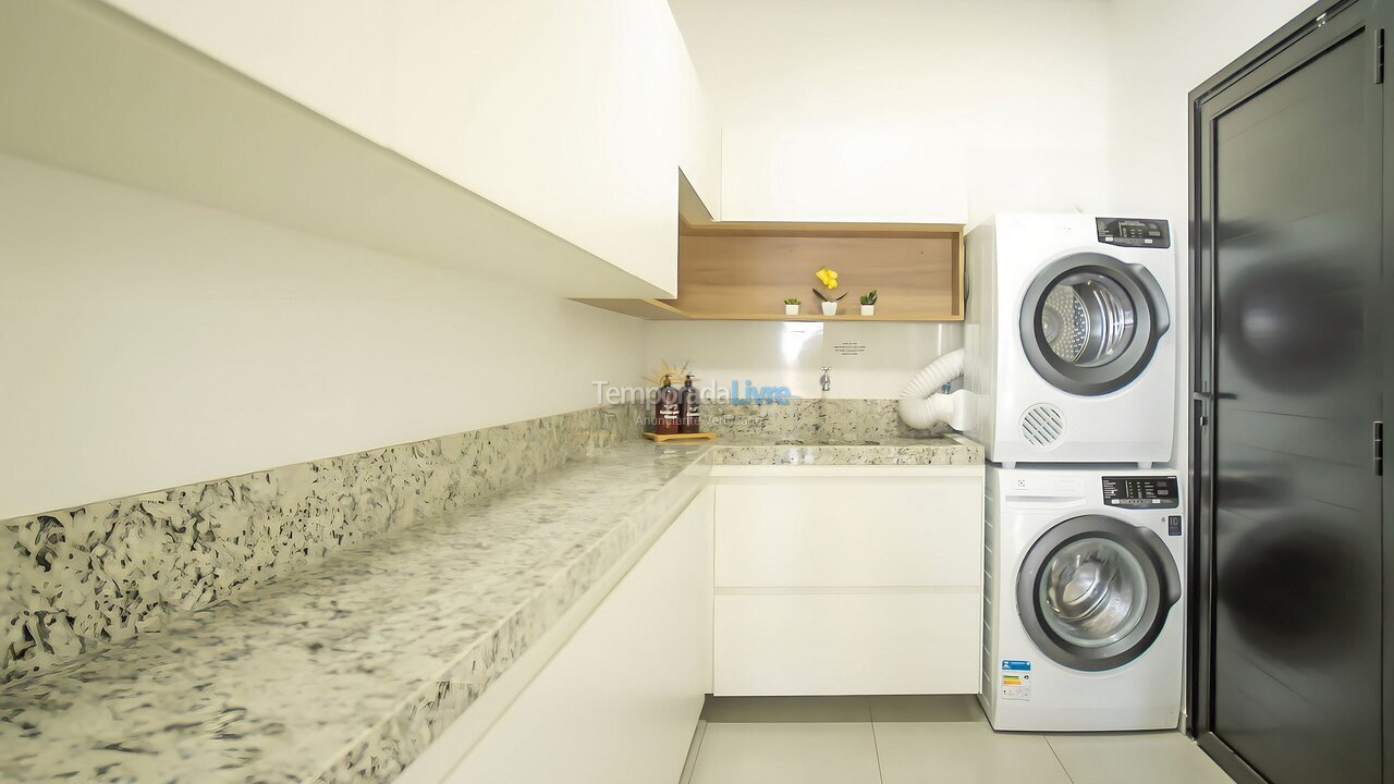 Casa para aluguel de temporada em São Sebastião (Praia da Boracéia)