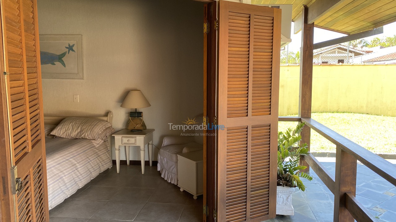 Casa para aluguel de temporada em Bertioga (Condominio Morada da Praia)