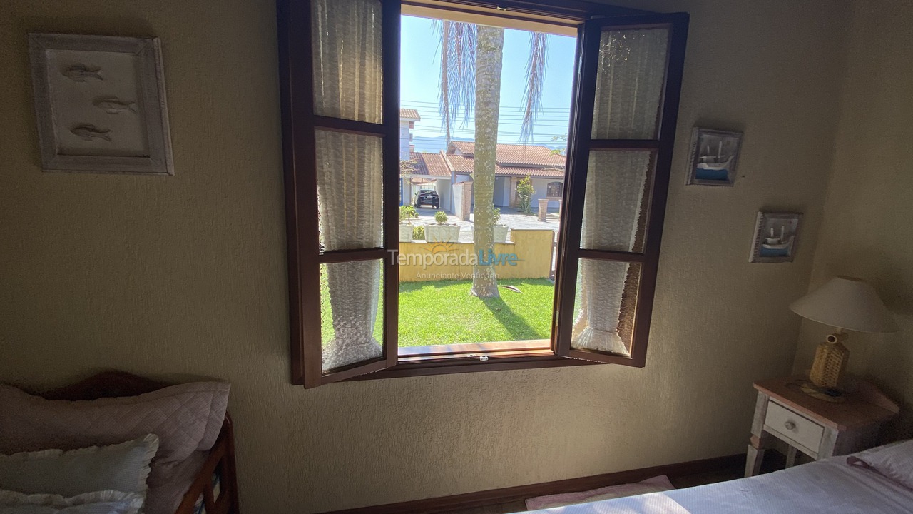 Casa para aluguel de temporada em Bertioga (Condominio Morada da Praia)