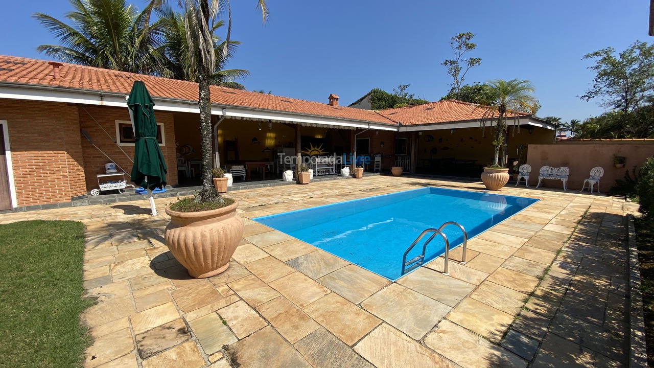 Casa para aluguel de temporada em Bertioga (Condominio Morada da Praia)