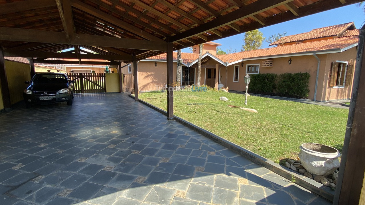 Casa para aluguel de temporada em Bertioga (Condominio Morada da Praia)