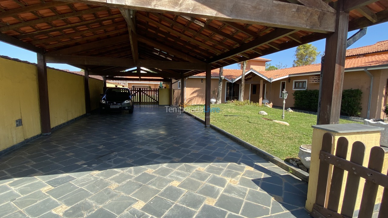 Casa para aluguel de temporada em Bertioga (Condominio Morada da Praia)