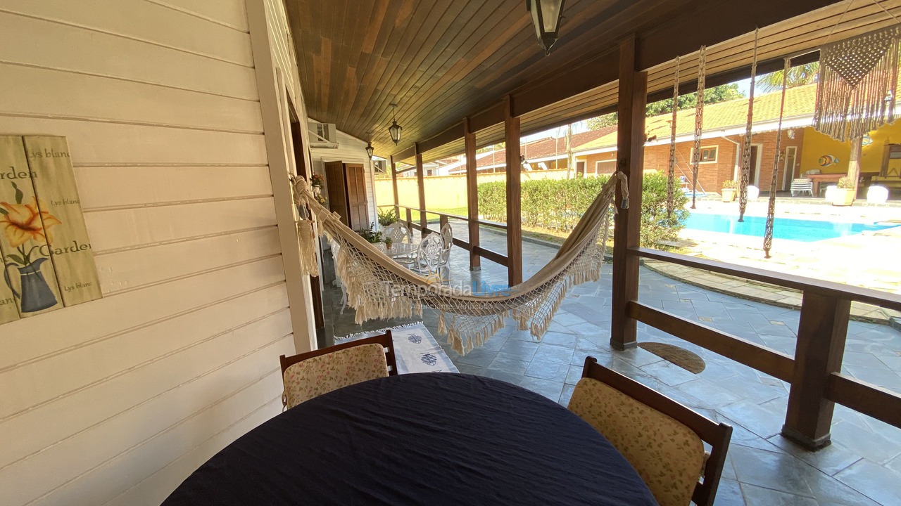 Casa para aluguel de temporada em Bertioga (Condominio Morada da Praia)