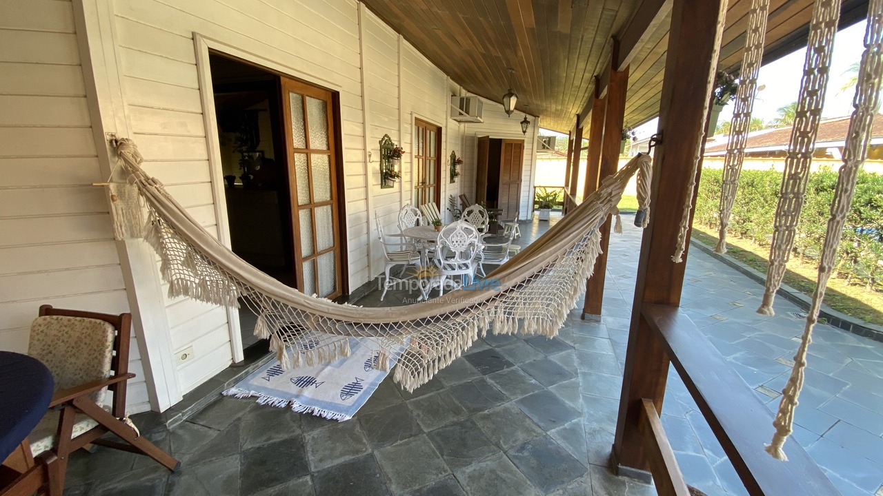 Casa para aluguel de temporada em Bertioga (Condominio Morada da Praia)