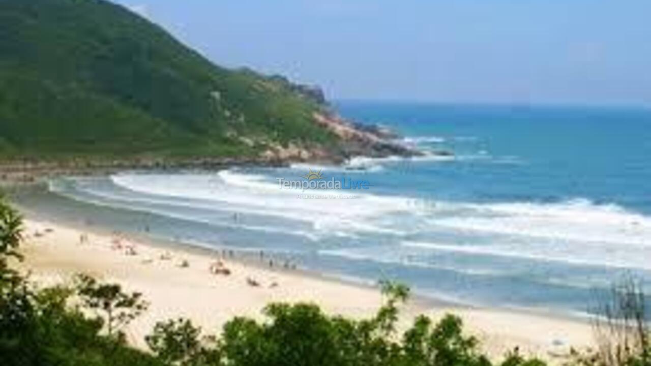 Casa para aluguel de temporada em Bertioga (Condominio Morada da Praia)